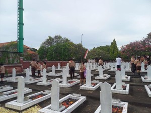 Hari Pramuka ke-61, Kwarcab Buleleng Gelar Ziarah dan Tabur Bunga