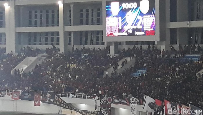 Pertandingan Persis Solo vs Persita di Stadion Manahan Solo, Minggu (14/8/2022).