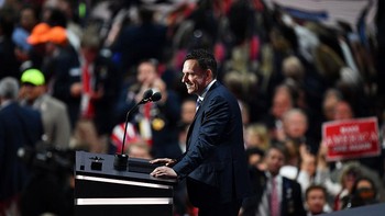 Peran Thiel di masa awal Facebook sangat krusial, di mana dia memberikan pendanaan USD 500 ribu bagi Facebook di 2004 dan mendapat 10.2% saham. Dia kemudian menjadi anggota komisaris Facebook. Foto: Getty Images