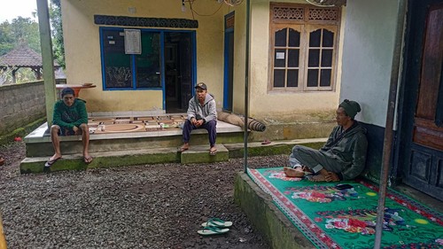Suasana di rumah duka nenek usia 77 tahun yang meninggal saat hendak diperkosa, di Karangasem