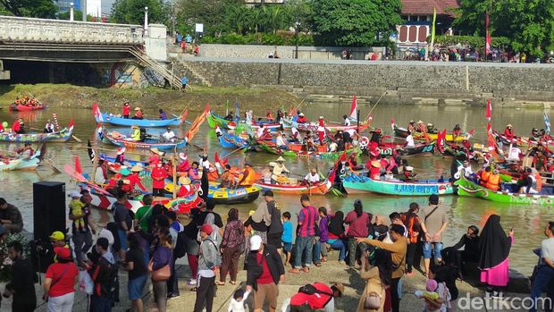 Wisata pasar apung Semarang mulai dibuka, Minggu (14/8/2022).