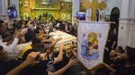Suasana Haru di Prosesi Pemakaman Korban Kebakaran Gereja di Mesir