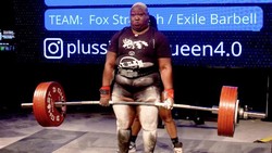 Seorang wanita asal Amerika Serikat memecahkan rekor angkat beban terberat di dunia. Beban yang diangkat melampaui 700 kg.