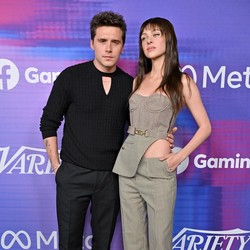 Brooklyn Beckham-Nicola Peltz Perbarui Janji Nikah di Tengah Konflik Keluarga