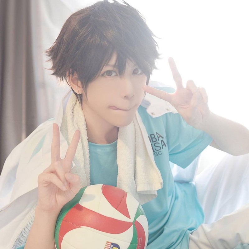 Cosplayer Wanita Hakken Ryou, Menjelma Jadi Karakter Game yang Tampan