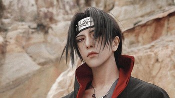 Jadi Uchiha Itachi. Sebelum bisa menjadi setenar sekarang, Hakken mengaku sempat kesulitan menemukan tokoh yang cocok diperankannya. Foto: (Instagram _hakkencoser_).