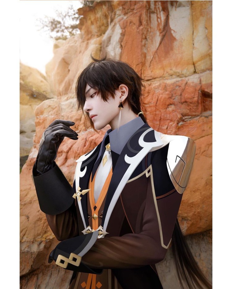 Cosplayer Wanita Hakken Ryou, Menjelma Jadi Karakter Game yang Tampan Cosplayer Wanita Hakken Ryou, Menjelma Jadi Karakter Game yang Tampan