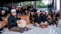 Desa Wisata Undisan di bawah naungan Desa Adat Undisan Kelod yang masih menjaga kelestarian seni dan budaya, dengan diperkuat oleh awig-awig/peraturan desa adat. Beberapa kegiatan budaya yang masih terus dilakukan antara lain peparuman adat, pelestarian pura, subak, pengadaan Upacara Ngaben, serta pelestarian tarian sakral.