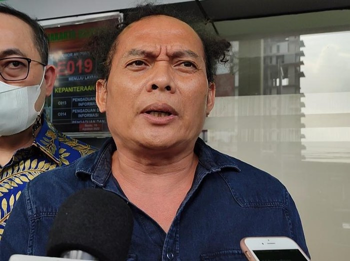 Eks pengacara Bharada E, Deolipa Yumara.