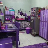 Beta sebelumnya sudah memperlihatkan berbagai koleksi dan isi perlengkapan rumahnya yang serba ungu melalui video unggahannya yang lain. Dalam video terlihat mulai dari ruang tamu, dapur, peralatan masak, tempat tidur dan masih banyak lagi area rumahnya yang bernuansa ungu. Foto: Dok. TikTok @betaria3112