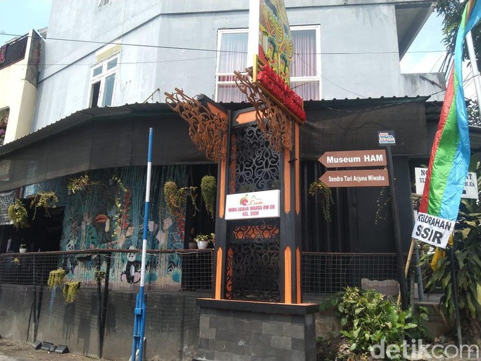 Gapura di Kota Batu yang habiskan Rp 71 juta
