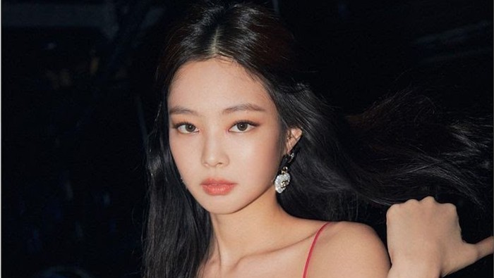 Gaya Seksi Jennie BLACKPINK