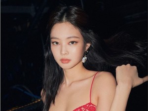 Bikin Heboh, Jennie BLACKPINK Cuma Pakai Handuk di Video Teaser The Idol
