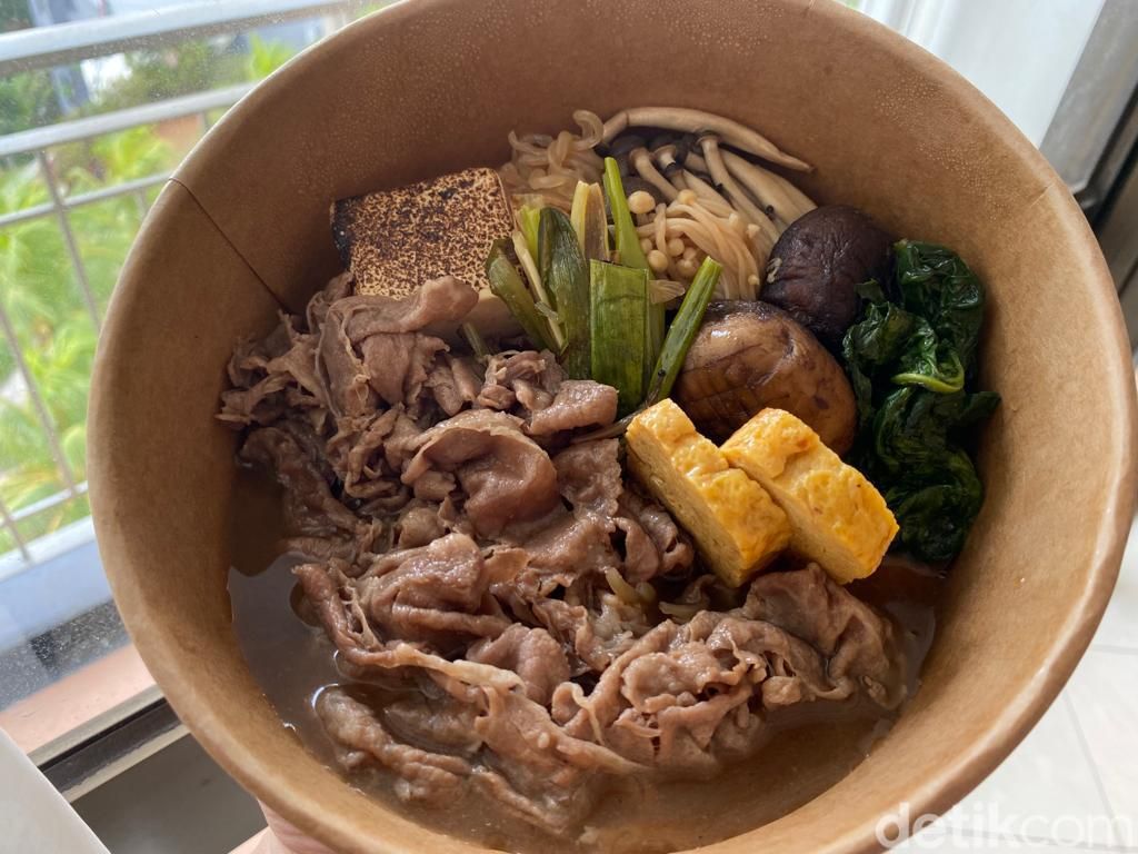 Hotaru Deli : Gurihnya Nikumiso Natto Udon di Resto Unik Jepang