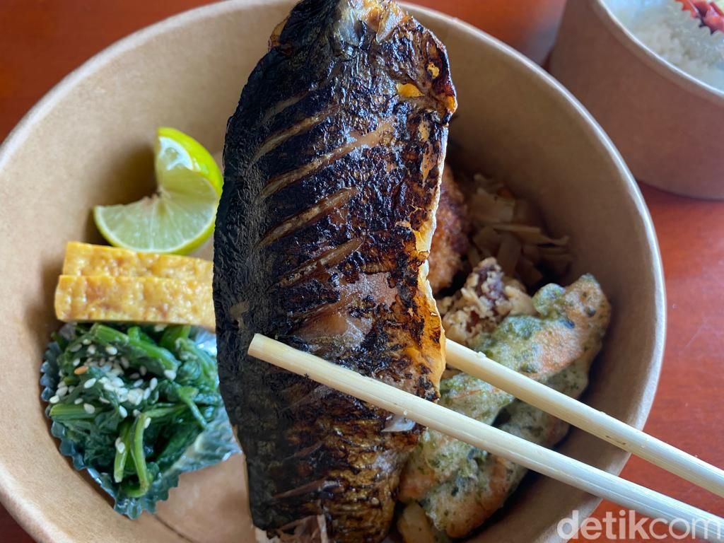Hotaru Deli : Gurihnya Nikumiso Natto Udon di Resto Unik Jepang