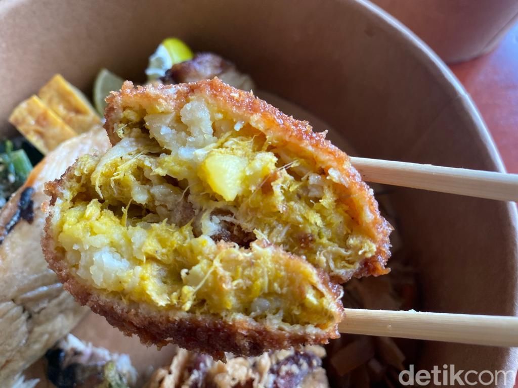 Hotaru Deli : Gurihnya Nikumiso Natto Udon di Resto Unik Jepang