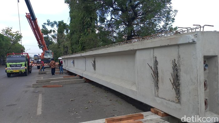 Jembatan Balun di Lamongan mulai diperbaiki