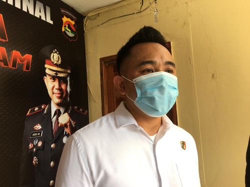 Kasat Reskrim Polresta Mataram Kompol Kadek Adi Budi Astawa beberkan hasil aoutopsi mendiang Rani, Senin (15/8/2022).