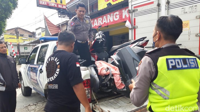Kendaraan yang terlibat kecelakaan dibawa ke Mako Satlantas Polres Boyolali, Senin (15/8/2022).