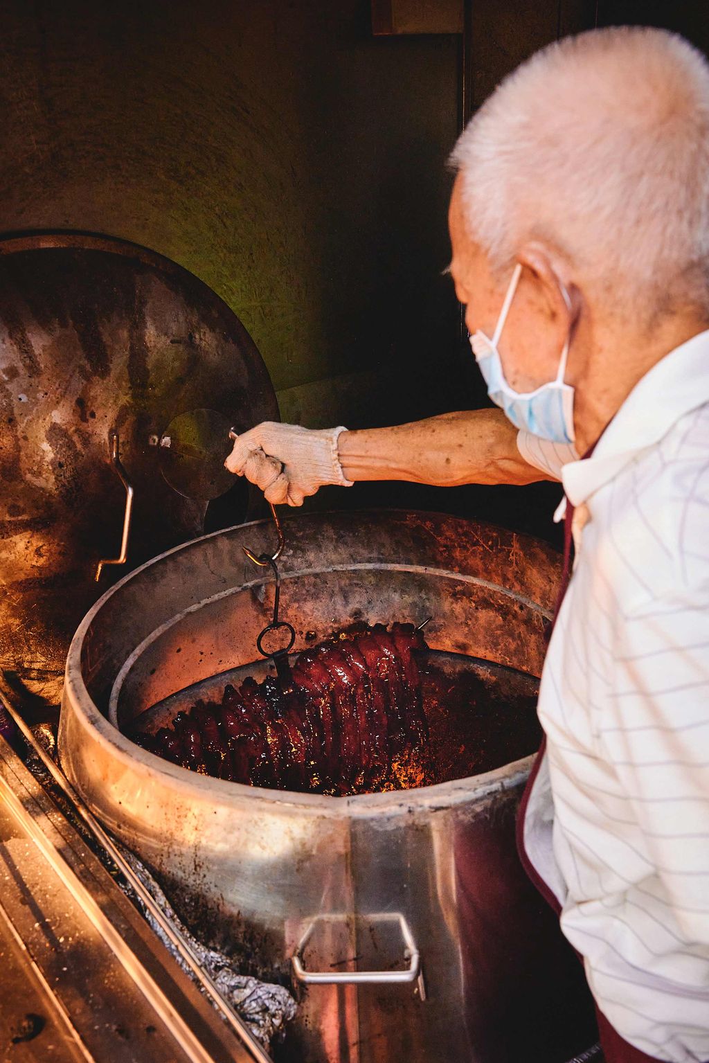 Kisah Warung Daging Milik Kakek 82 Tahun Harus Tutup Meski Laris