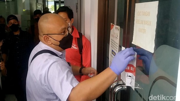 KPK Geledah kompleks kantor Bupati dan Kominfo Pemalang, Senin (15/8/2022).