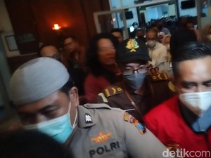 Luapan Tangis Korban Pemerkosaan-Mas Bechi Siap Sumpah Mubahalah