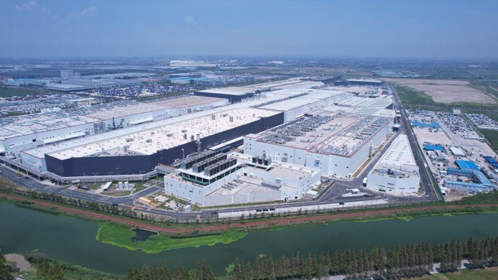 SHANGHAI, CHINA - AUGUST 12: Aerial view of Tesla Shanghai Gigafactory on August 12, 2022 in Shanghai, China. (Photo by VCG/VCG via Getty Images)