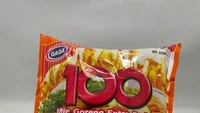 Mie 100 memang masih bisa ditemukan hingga hari ini. Tetapi di masa lalu, mie 100 memiliki varian yang lebih banyak. Mulai dari mie goreng dan mie kuah lainnya, tidak hanya mie pedas jalapeno seperti sekarang saja. Foto: Istimewa