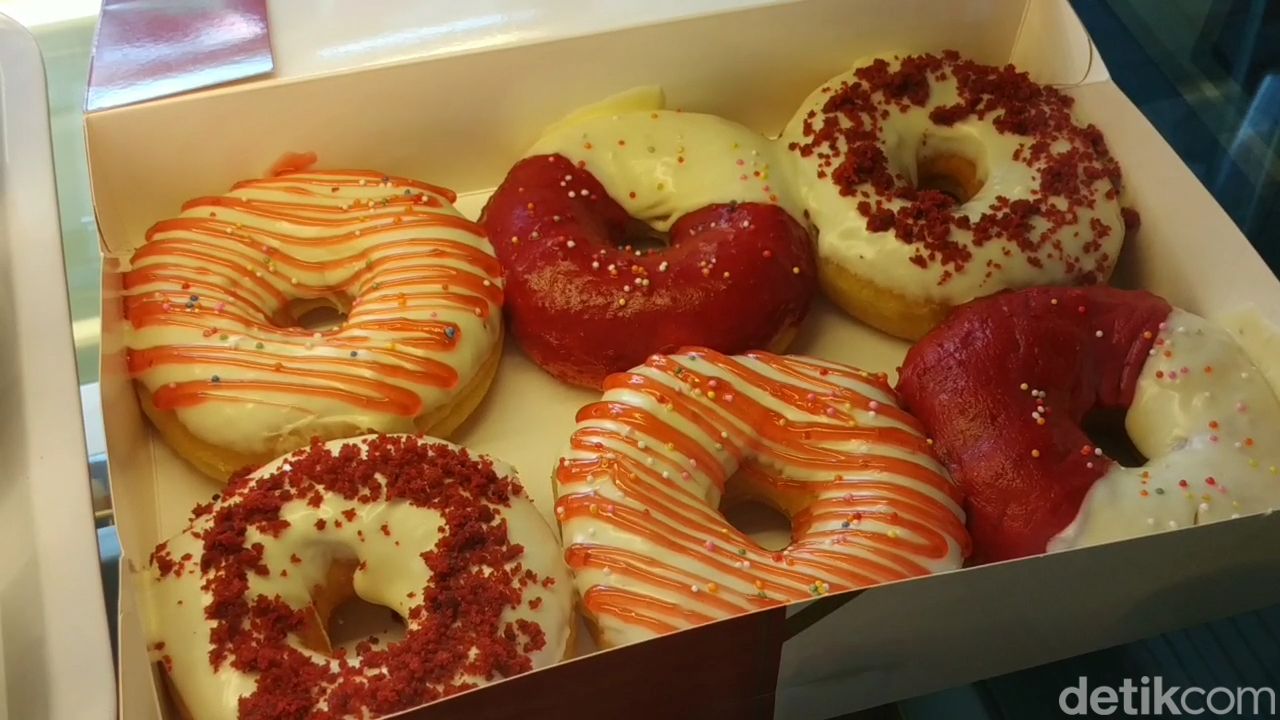 Onde-onde hingga Donat Merah Putih