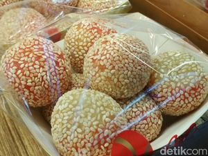 Meriahkan HUT ke-77 RI, Ada Onde-onde dan Donat Merah Putih di Pasuruan