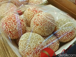 Meriahkan HUT ke-77 RI, Ada Onde-onde dan Donat Merah Putih di Pasuruan