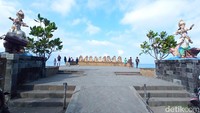 Pererenan menjadi nama yang paling banyak disebut menjadi lokasi pergeseran selanjutnya. Kalau dilihat melalui peta, jarak antara Kawasan Canggu ke Pantai Pererenan memang tidak jauh, hanya sekitar 6KM. Bonauli/detikcom