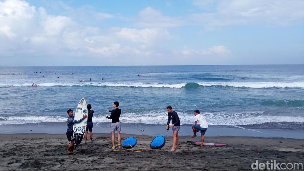 Lupakan Kuta, Ini Pantai Surfing Favorit Turis di Canggu