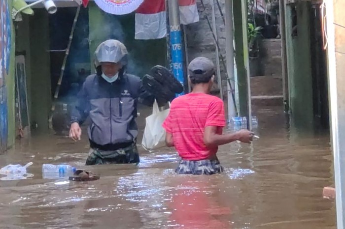 Permukiman warga di Kebon Pala, Kelurahan Kampung Melayu, Jatinegara, Jakarta Timur (Jaktim) kebanjiran. Banjir itu akibat Sungai Ciliwung meluap. (ANTARA/HO-Dok Pribadi)