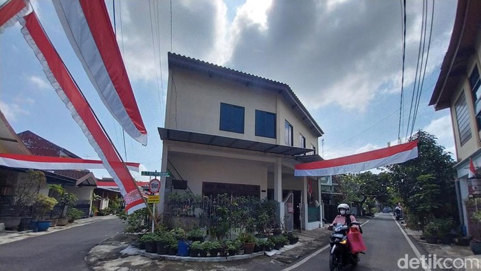 Jika Anda mengaku berani main ke perumahan di kawasan Sawojajar, maka Anda harus siap kebingungan bahkan tersesat. Sebab, perumahan tersebut disebut labirin.