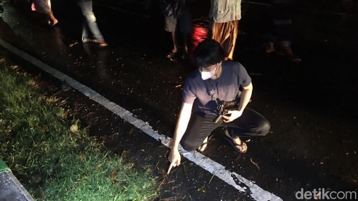 Polisi olah TKP pembacokan di Pasuruan