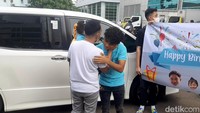 Betrand Peto pada kesempatan itu juga memberikan doa untuk Ruben Onsu, Semoga panjang umur dan sehat selalu, murah rezeki dalam lindungan Tuhan. Semoga Onyo, Ayah, Bunda selalu bersatu. Onyo doakan yang terbaik buat Ayah. Foto: Febri/detikHOT