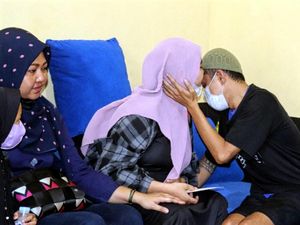 Cerita Haru Ibu Hamil Bertemu Suami di Mapolres Sukabumi