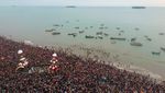 Wow... Foto Drone Rekam Ribuan Orang Ikut Perayaan Tabuik Pariaman
