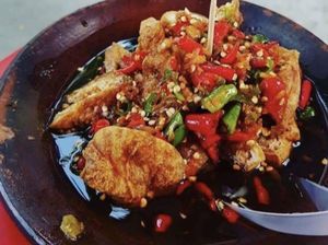 5 Tempat Tahu Gejrot di Kota Cirebon, Kuahnya Diulek Langsung di Cobek