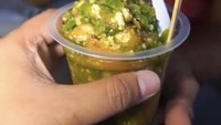 Di Palem Sari, Jakarta Barat, ada penjual tahu gejrot terkenal. Yaitu Tahu Gejrot Juragan yang sempat viral karena bisa menyesuaikan selera pedas pelanggannya. Hanya dibanderol Rp 12.000 untuk menikmatinya. Foto: Google Review