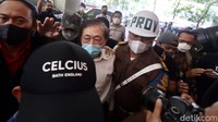 Kini Surya Darmadi telah menyerah dan tengah diperiksa di Kejagung.
