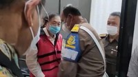 Surya Darmadi tampak mengenakan rompi tahanan Kejagung (dok Istimewa)