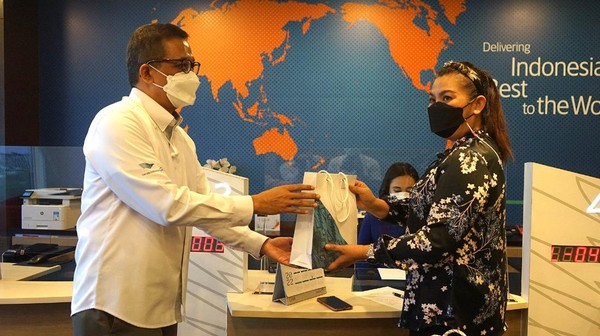 Selain memberikan penawaran menarik di berbagai rute domestik, pada gelaran SOTF tersebut Garuda Indonesia juga menghadirkan harga khusus pada berbagai rute internasional tertentu. SOTF ini merupakan bentuk komitmen Garuda Indonesia untuk terus berperan aktif dalam mendukung momentum pemulihan sektor pariwisata nasional. Selain memberikan penawaran menarik di berbagai rute domestik, pada gelaran SOTF tersebut Garuda Indonesia juga menghadirkan harga khusus pada berbagai rute internasional tertentu. SOTF ini merupakan bentuk komitmen Garuda Indonesia untuk terus berperan aktif dalam mendukung momentum pemulihan sektor pariwisata nasional.