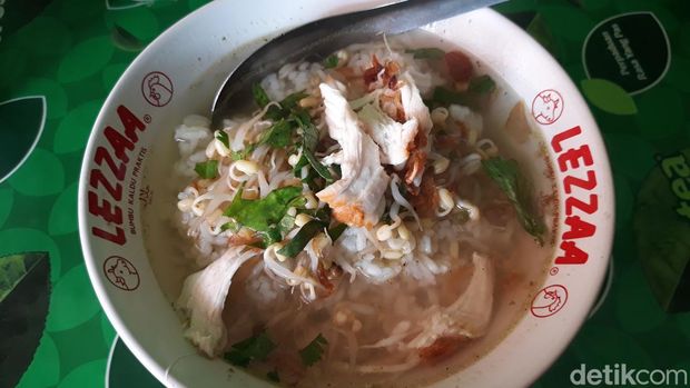 Warung Soto Soponyono Pak Sambo, Kartasura, Kabupaten Sukoharjo, Senin (15/8/2022).
