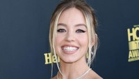 Penampilan Sydney Sweeney ketika menghadiri HCA TV Awards akhir pekan lalu di Beverly Hills, California. (Foto: Variety via Getty Images/Gilbert Flores)