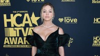Dengan riasan mata yang tegas, Sydney Sweeney semakin terlihat mempesona. (Foto: Variety via Getty Images/Gilbert Flores)