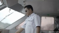Kapten Teras BRI Kapal, Ronny Robert Jacob (Ronny), mengendarai Kapal Bahtera Seva III, di laut China Selatan, Kabupaten Kepulauan Anambas, Kepulauan Riau, Kamis (4/8/2022).  