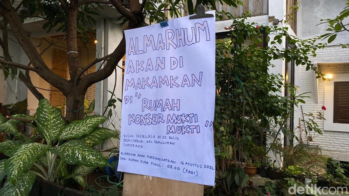 Almarhum Hidayat Mukti atau karib disapa Mukti Mukti akan dimakamkan di Kabupaten Sumedang, Jawa Barat, pagi ini, Selasa (16/8/2022).