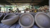 Tak hanya bejana, biasanya para pengrajin dapat menghasilkan produk seperti mangkuk, teko, pot bunga, dan vas, termasuk bejana tembikar hitam besar yang dikenal sebagai al-Qedra. Bejana itu  digunakan untuk memasak makanan tradisional Gaza yang terbuat dari nasi, daging, bawang putih dan bawang.